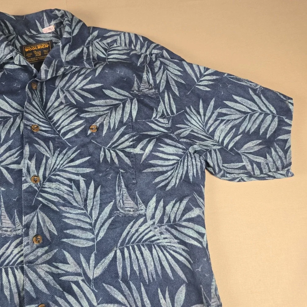 VTG Woolrich Men's M Shirt John Rich and Bros Camp Hawaiian Beach Vacation Blue
